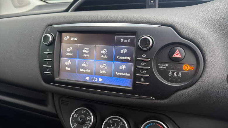 Toyota Yaris 1.5 VVT-i Icon Tech 5dr Petrol Hatchback